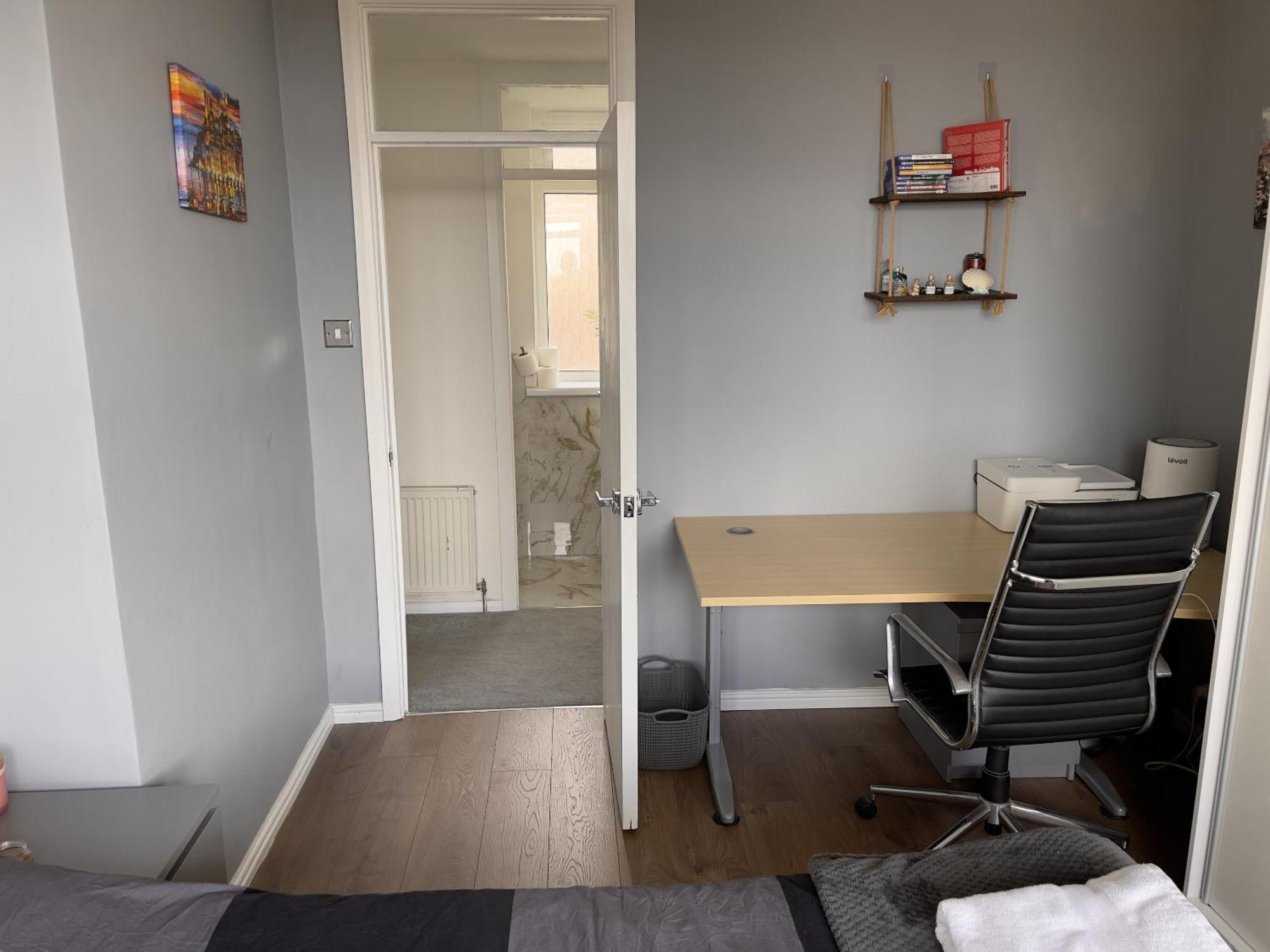 Beautiful 3-Bed Apartment At Swiss Cottage Лондон Экстерьер фото