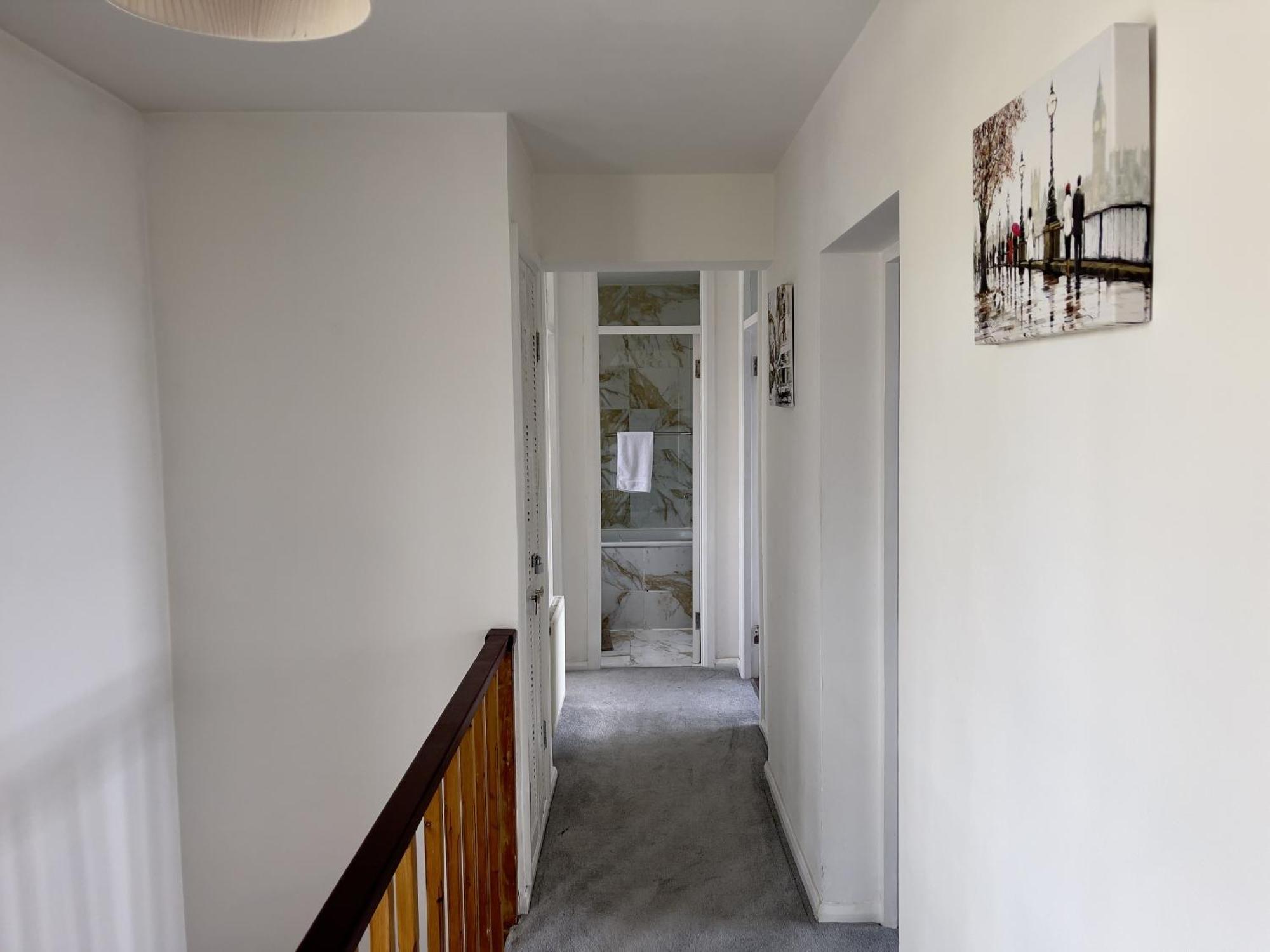 Beautiful 3-Bed Apartment At Swiss Cottage Лондон Экстерьер фото